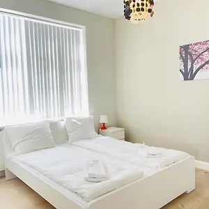  Lejlighed Aday - 2 Bedroom With Modern Kitchen And Free Parking